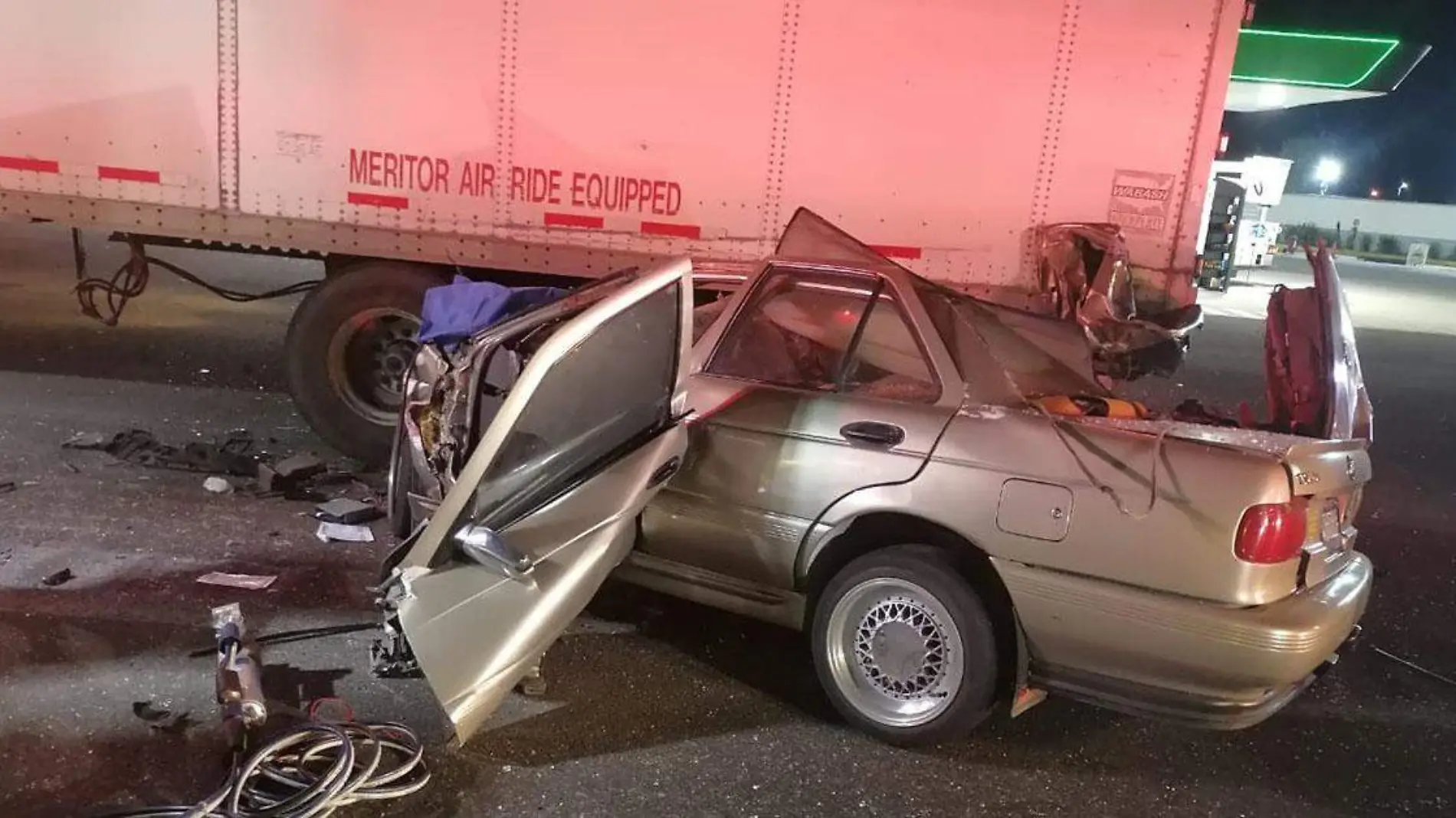 Una mujer sin vida y un masculino gravemente herido fue el resultado de un choque sobre la autopista México-Puebla